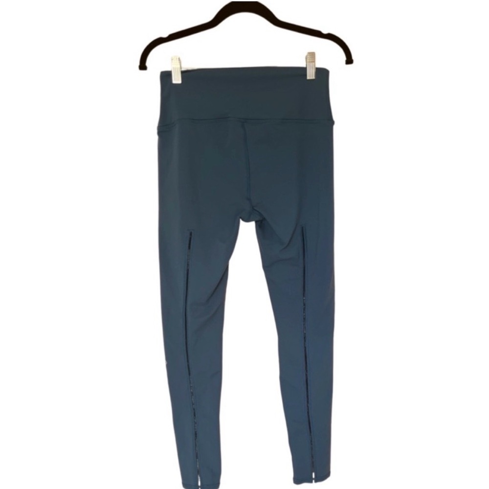 Alo Yoga Peacock Blue Leggings With details on back of the legs size Large EUC - Picture 2 of 7
